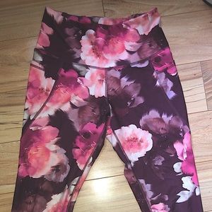 Old Navy Floral Elevate Leggings!